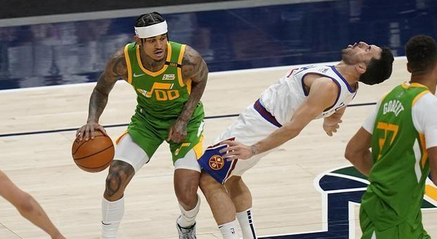 关于爵士队士气高涨客场夺冠，主帅战术指导带领全队取胜的信息