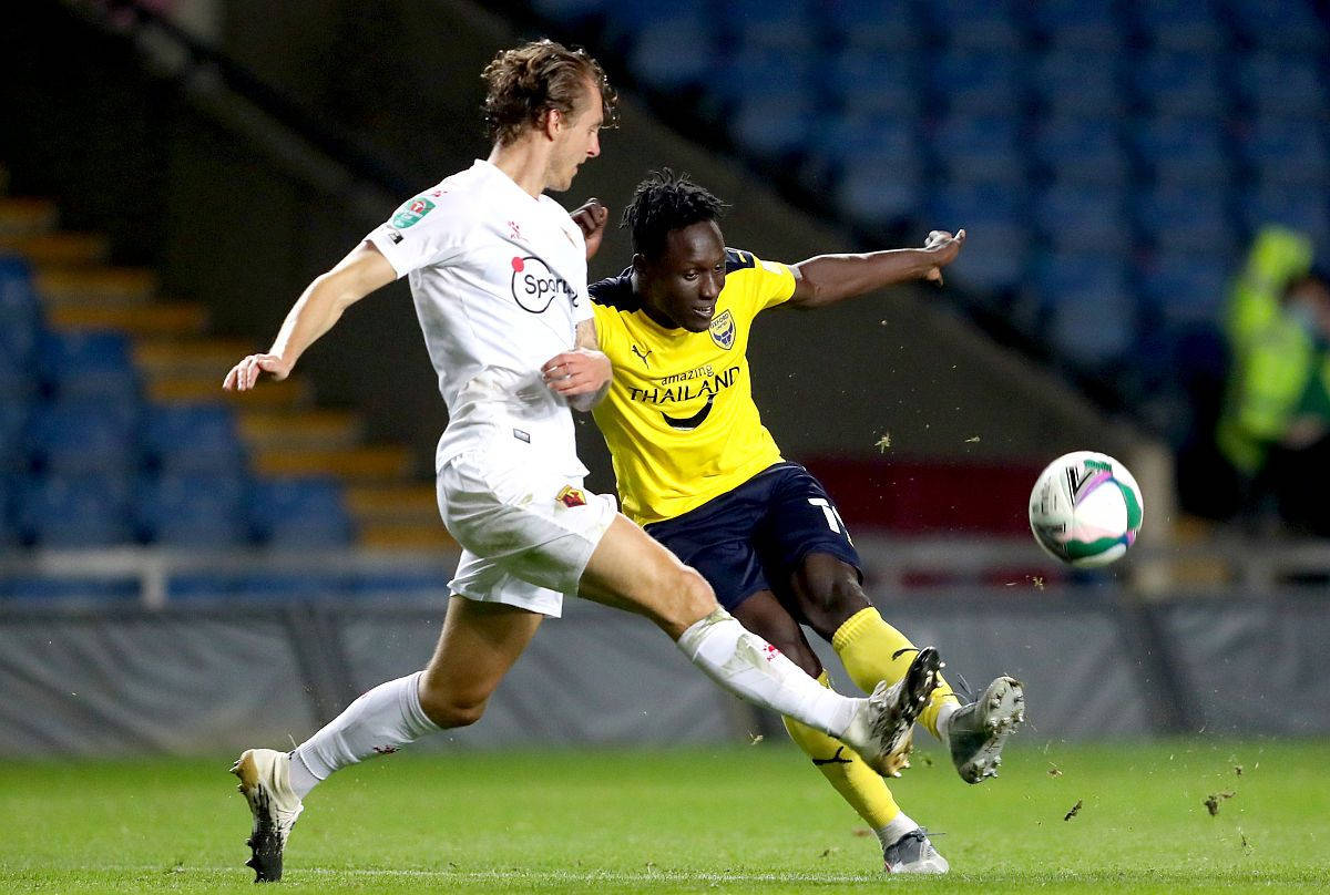 包含布里斯托城客场小胜，保持连胜的词条