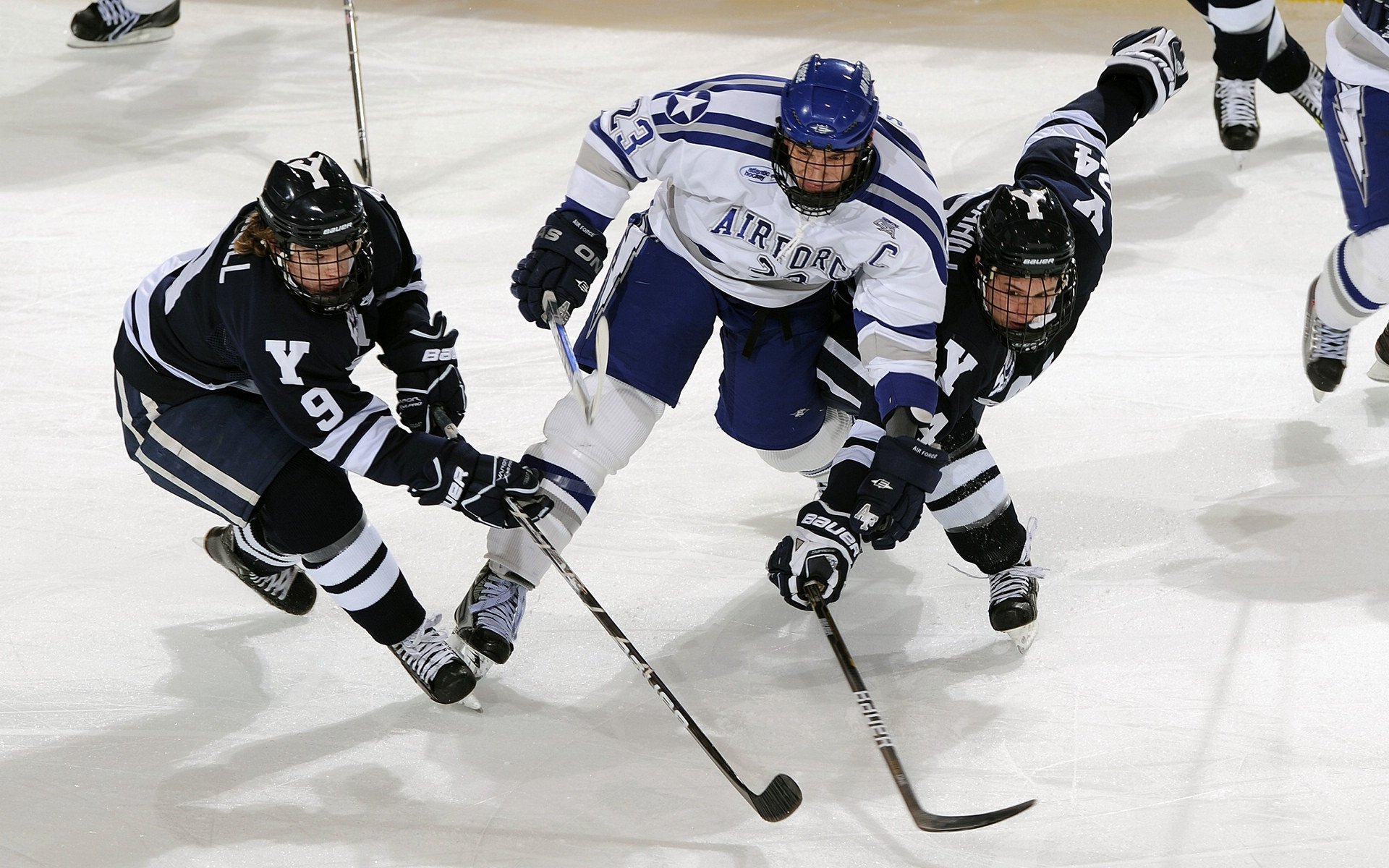 绿茵场上的孤胆英雄，孙兴慜以个人能力改写战局，爱尔兰力克巴拉圭启示录