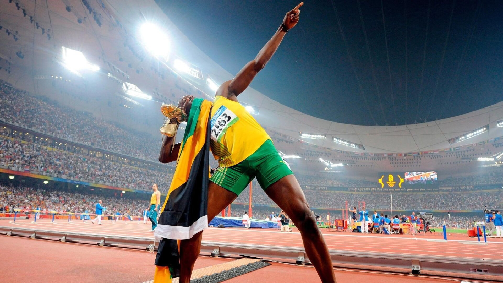 赛道与球场，F1揭幕战与快船翻盘的双重奏